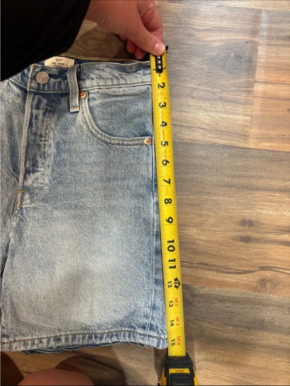 Levi 501 Mid Thigh Shorts